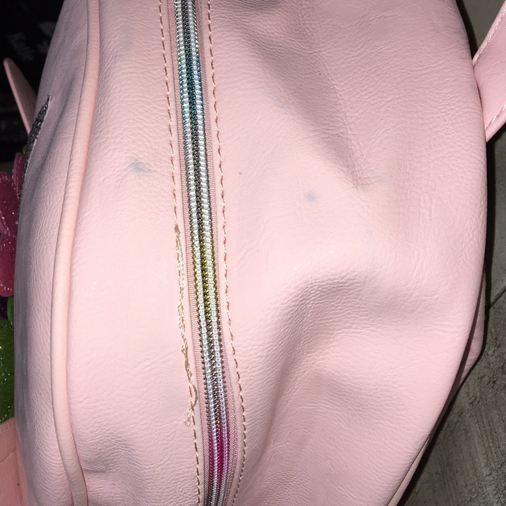 OMG Unicorn Packback - Picture 3 of 6